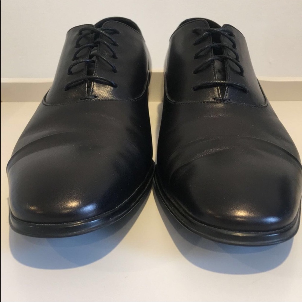 Salvatore Ferragamo - Cap Toe Black Oxfords. 🇮🇹Made in Italy 🇮🇹